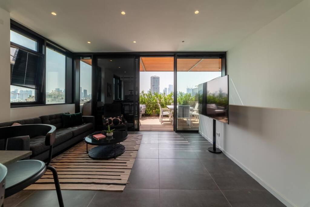Amazing Penthouse On Gordon Beach 8 Guests เทลอาวีฟ ภายนอก รูปภาพ