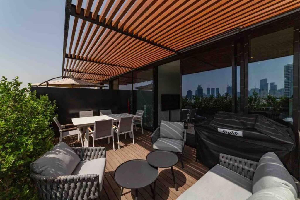 Amazing Penthouse On Gordon Beach 8 Guests เทลอาวีฟ ภายนอก รูปภาพ