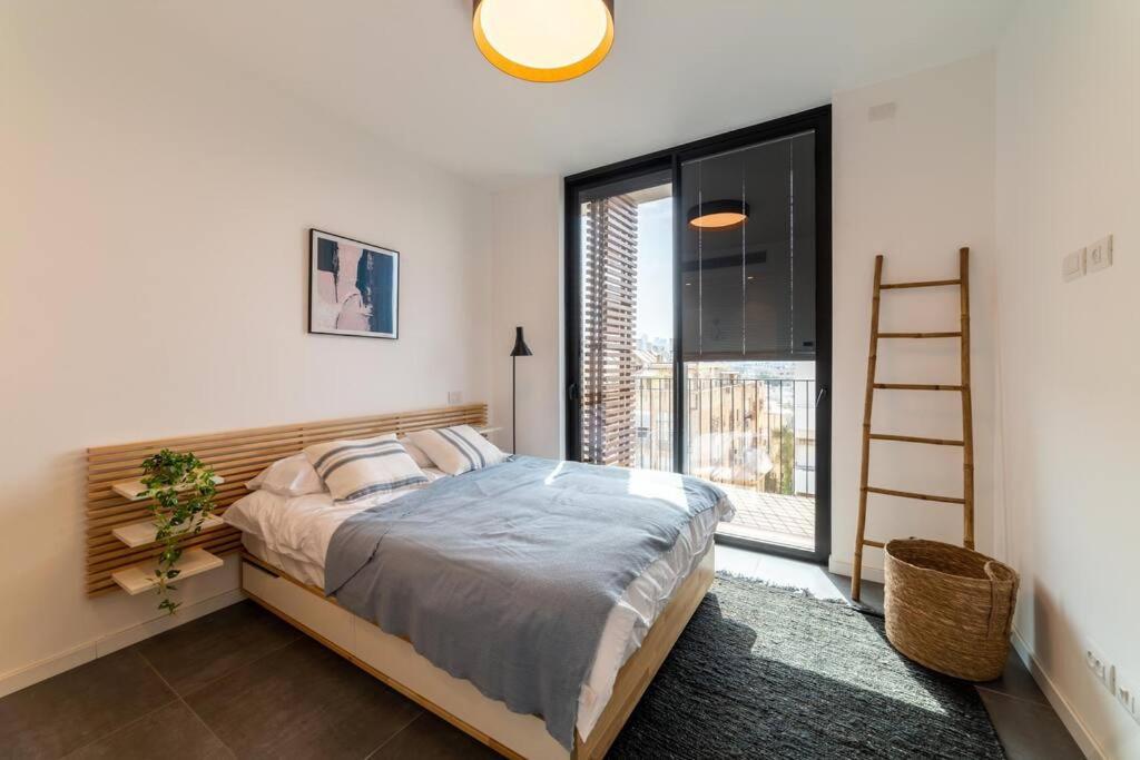 Amazing Penthouse On Gordon Beach 8 Guests เทลอาวีฟ ภายนอก รูปภาพ