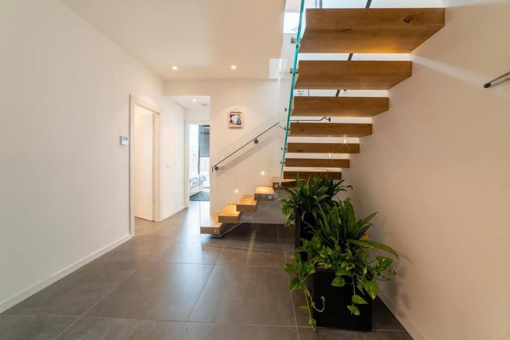 Amazing Penthouse On Gordon Beach 8 Guests เทลอาวีฟ ภายนอก รูปภาพ