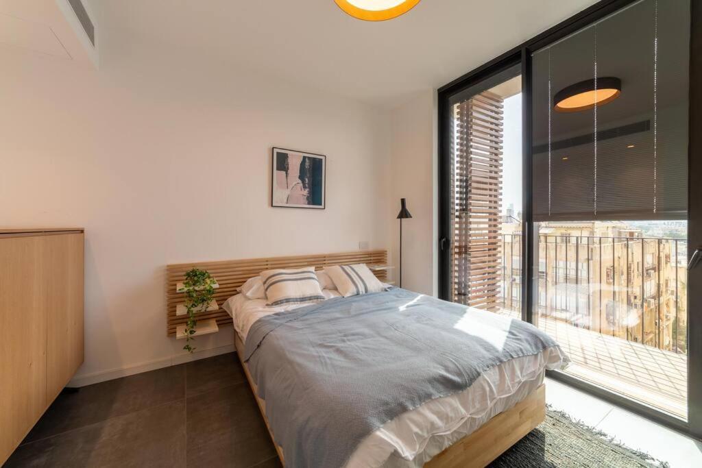 Amazing Penthouse On Gordon Beach 8 Guests เทลอาวีฟ ภายนอก รูปภาพ